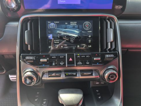 Used 2024 Lexus LX 600 F Sport image 22