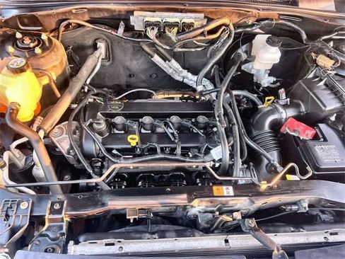 Used 2010 Ford Escape Limited image 10