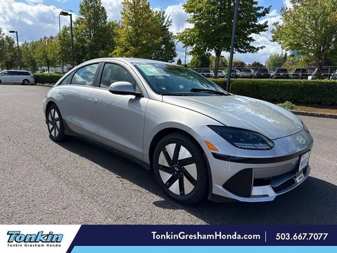 Used 2024 Hyundai Ioniq 6 SE RWD image 1