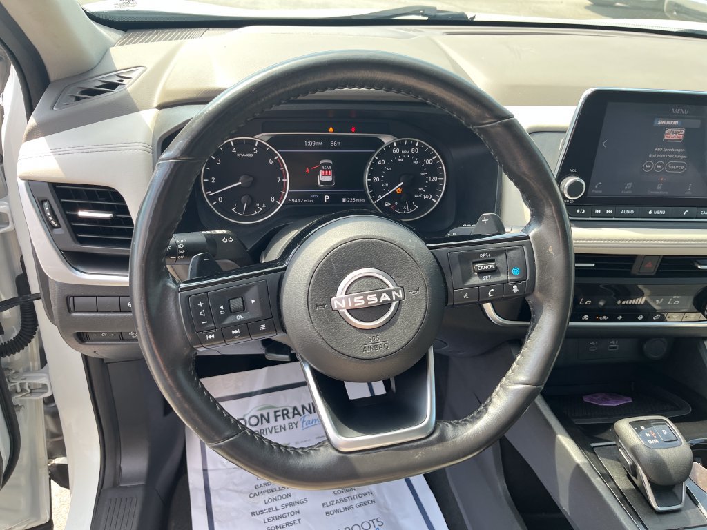 Used 2023 Nissan Rogue SV w/ SV Premium B Package AWD/4WD image 16