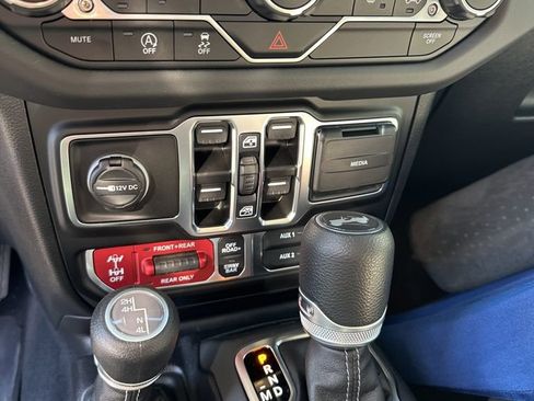 Used 2025 Jeep Wrangler Rubicon image 42