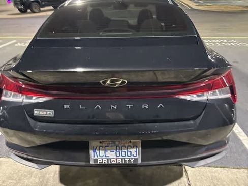 Used 2023 Hyundai Elantra SEL w/ Preferred Accessory Package image 12