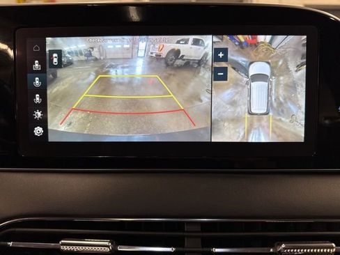 Used 2022 Hyundai Palisade Limited w/ Winter Package AWD/4WD image 15