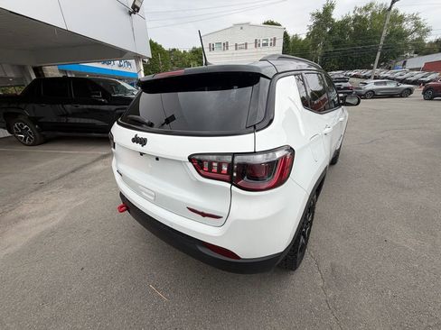 Used 2025 Jeep Compass Trailhawk AWD/4WD image 5