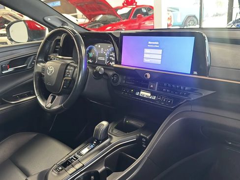 Used 2023 Toyota Crown AWD/4WD image 12