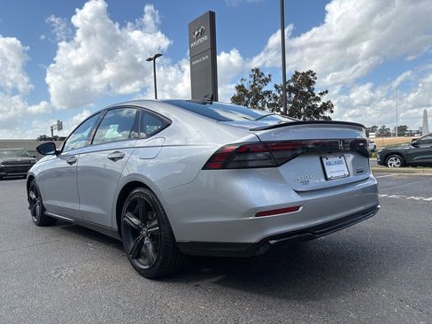 Used 2023 Honda Accord Sport image 8