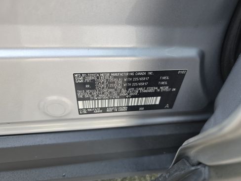Used 2022 Toyota RAV4 XLE w/ Convenience Package FWD image 35