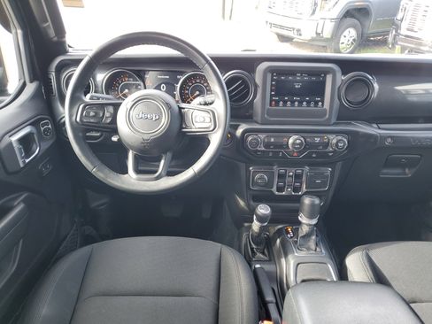 Used 2022 Jeep Wrangler Unlimited Sport image 19