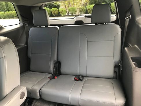 Used 2020 Chevrolet Traverse LT w/ LT Premium Package image 4