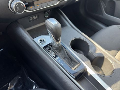 Used 2025 Nissan Altima 2.5 SV image 37