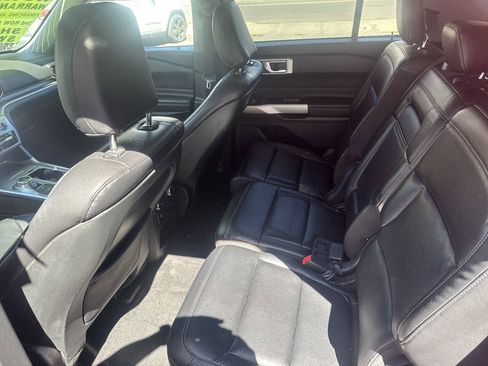 Used 2020 Ford Explorer XLT w/ Equipment Group 202A AWD/4WD image 14