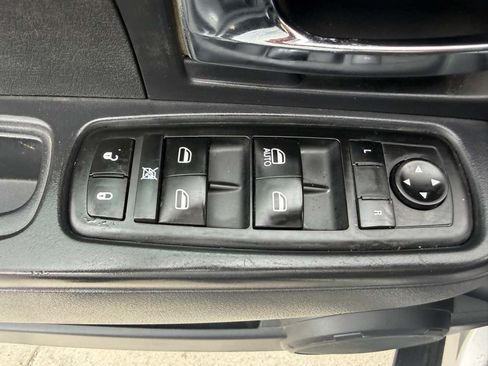 Used 2012 Jeep Liberty Sport AWD/4WD image 21
