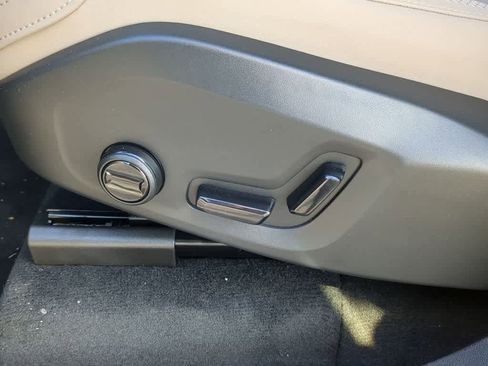 New 2026 Volvo XC90 B6 Plus w/ Protection Package Premier image 16