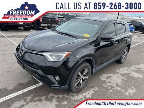 Used 2018 Toyota RAV4 XLE AWD/4WD image 1