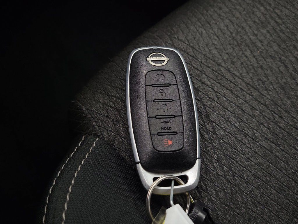 Used 2025 Nissan Rogue SV AWD/4WD image 26