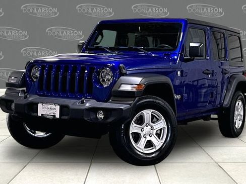 Used 2019 Jeep Wrangler Unlimited Sport S AWD/4WD image 3