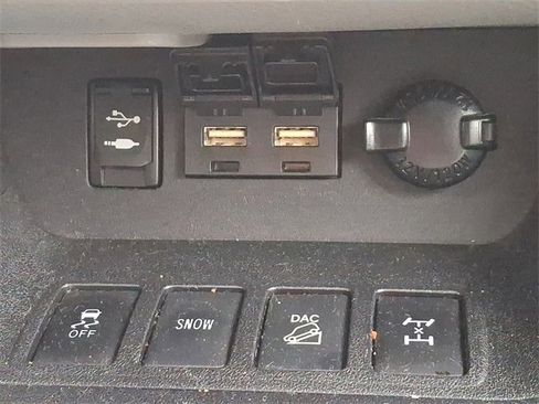 Used 2019 Toyota Highlander XLE image 20