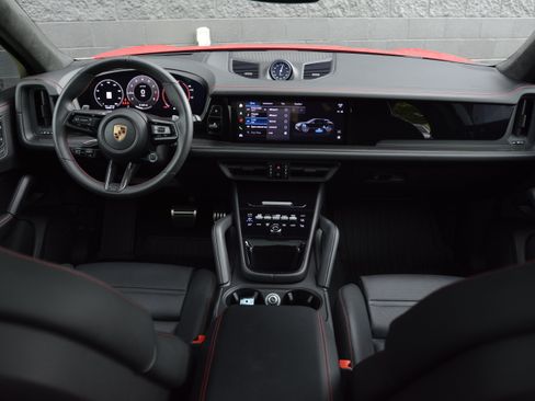 Certified 2025 Porsche Cayenne GTS AWD/4WD image 12