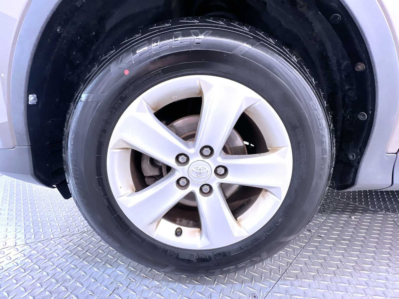 Used 2013 Toyota RAV4 XLE AWD/4WD image 10
