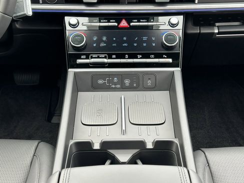 Certified 2025 Hyundai Santa Fe Limited AWD/4WD image 30