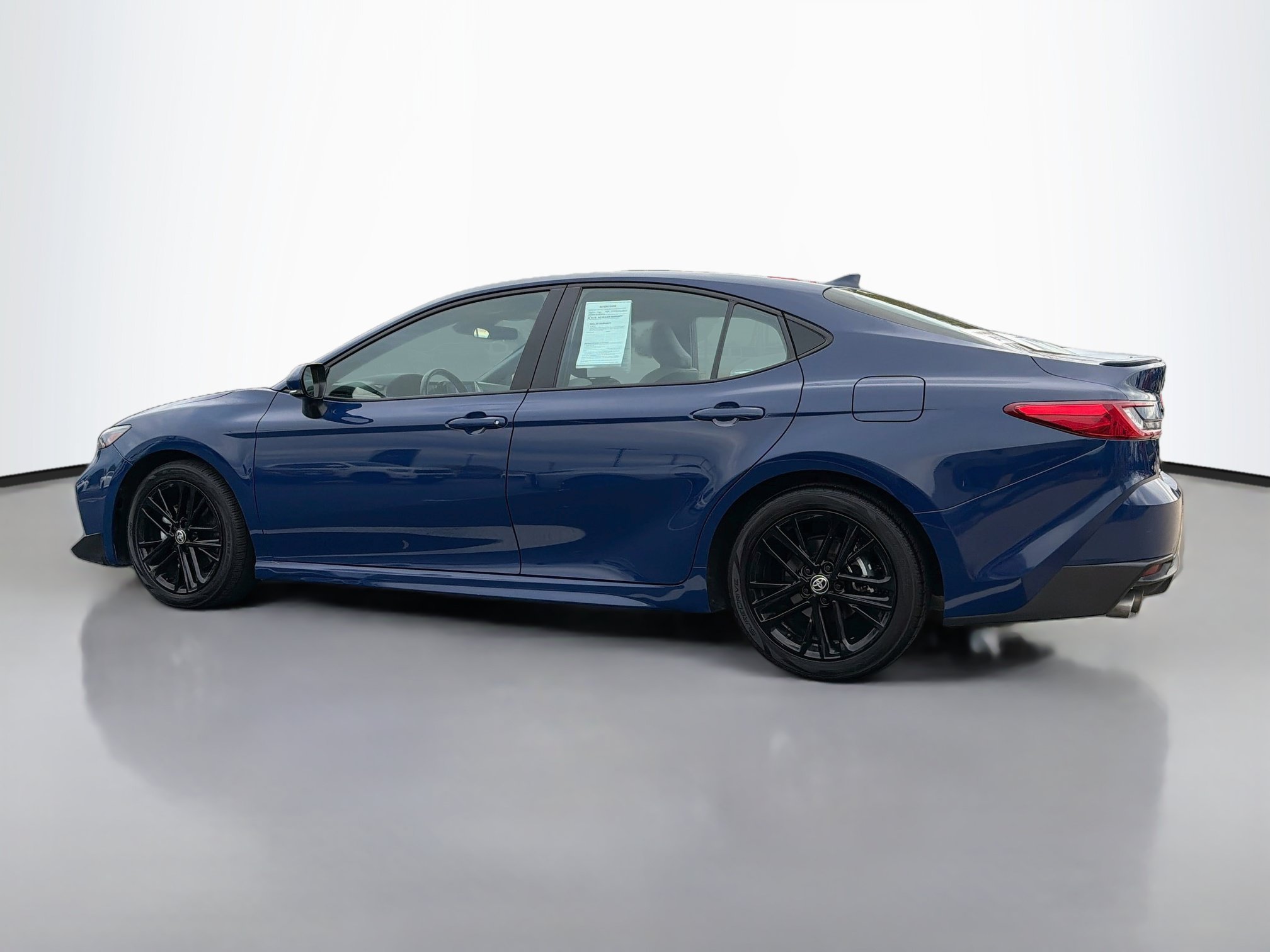 Certified 2025 Toyota Camry SE FWD image 4