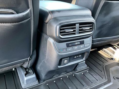 Used 2025 Honda Pilot TrailSport image 35