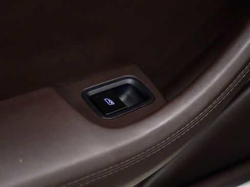 Certified 2024 Porsche Panamera 4 image 16