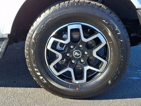 Used 2025 Ford Bronco Outer Banks image 8