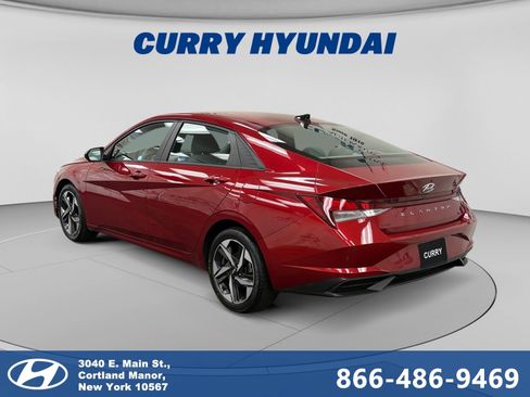 Used 2023 Hyundai Elantra SEL w/ Convenience Package FWD image 3