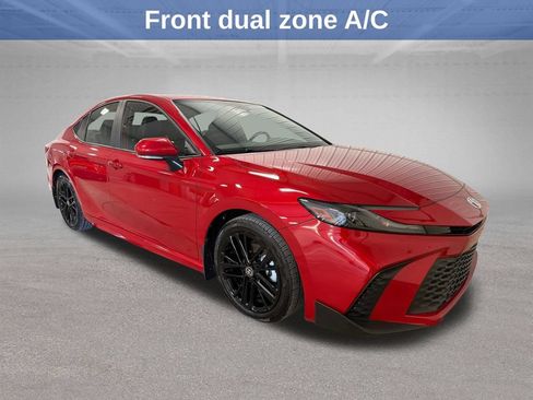 Used 2025 Toyota Camry SE w/ Convenience Package FWD image 12