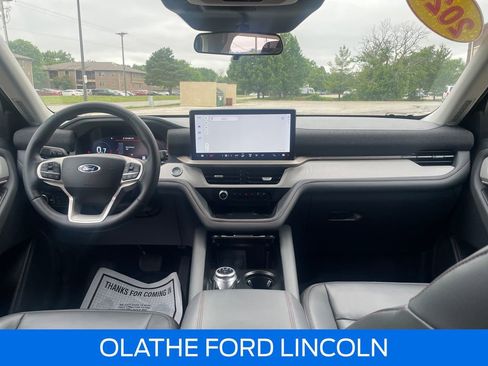 Certified 2025 Ford Explorer Active w/ Active Comfort Package AWD/4WD image 23