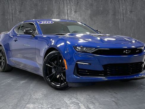 Used 2023 Chevrolet Camaro SS RWD image 3
