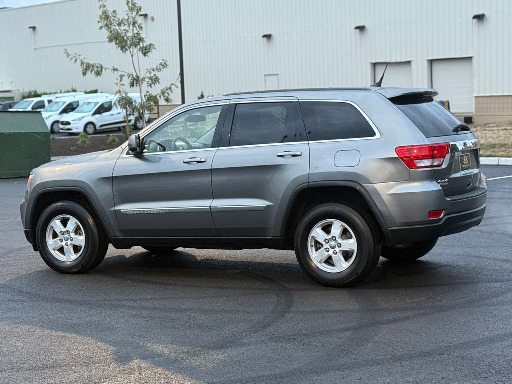 Used 2012 Jeep Grand Cherokee Laredo AWD/4WD image 5