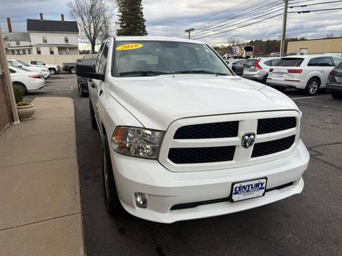 Used 2019 RAM 1500 Express w/ Express Value Package image 11