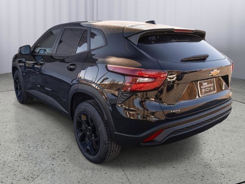 Used 2024 Chevrolet Trax LS w/ LS Convenience Package image 20