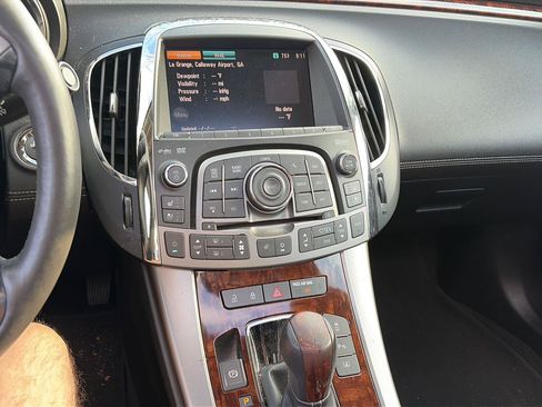 Used 2010 Buick LaCrosse CXS w/ Touring Package FWD image 5