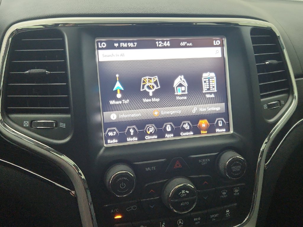 Used 2018 Jeep Grand Cherokee Summit w/ Skid Plate Group AWD/4WD image 28