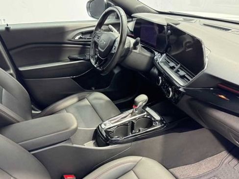 Used 2025 Chevrolet Trax LT w/ Driver Confidence Package FWD image 12