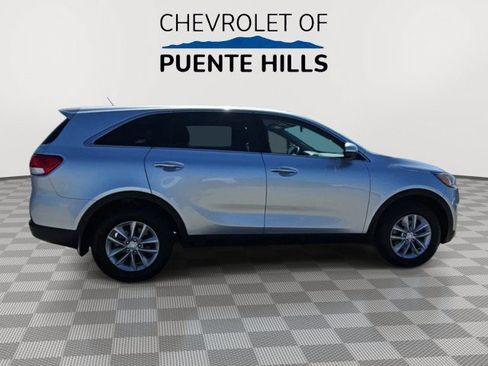 Used 2016 Kia Sorento L FWD image 9