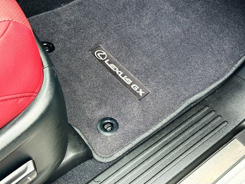 Used 2023 Lexus GX 460 Premium image 34