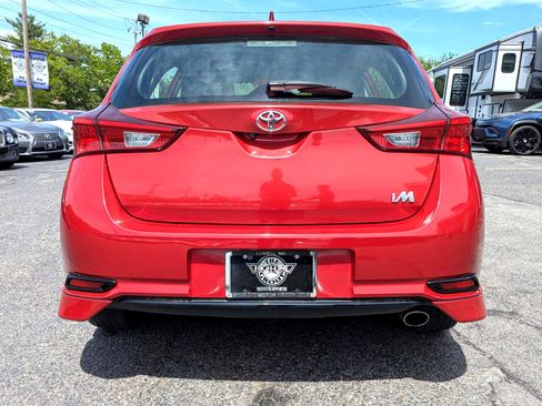 Used 2018 Toyota Corolla iM image 9