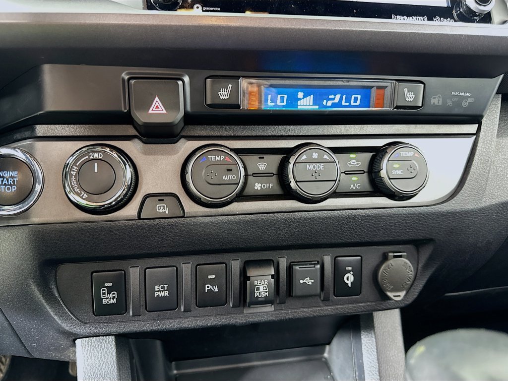 Used 2020 Toyota Tacoma TRD Off-Road w/ Technology Package AWD/4WD image 28