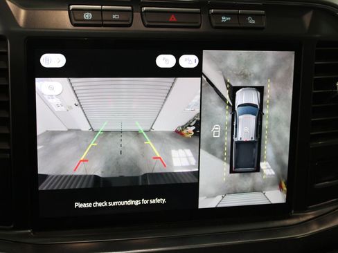 Used 2024 Ford F350 Lariat w/ Tremor Off-Road Package image 38