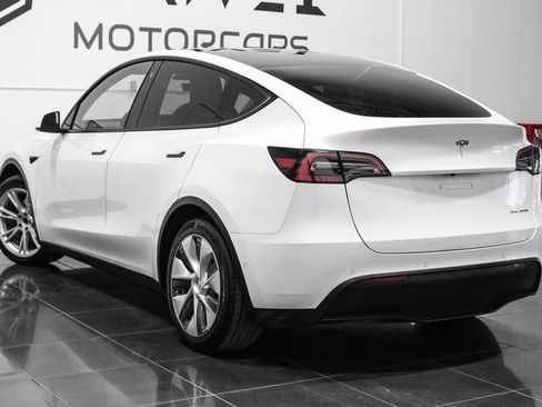 Used 2021 Tesla Model Y Long Range AWD/4WD image 13