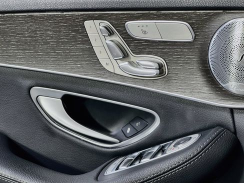Used 2019 Mercedes-Benz C 300 4MATIC Sedan image 19