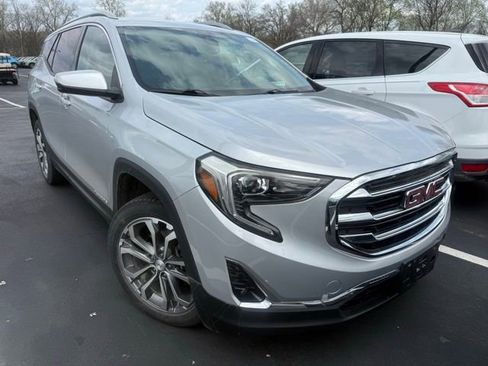 Used 2020 GMC Terrain SLT w/ Preferred Package image 2