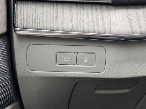 Used 2023 Volvo XC90 T8 Ultimate w/ Lounge Package image 33