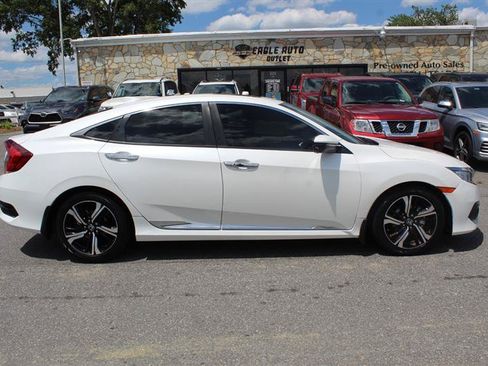 Used 2017 Honda Civic Touring image 8