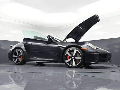Certified 2026 Porsche 911 Targa 4S AWD/4WD image 32
