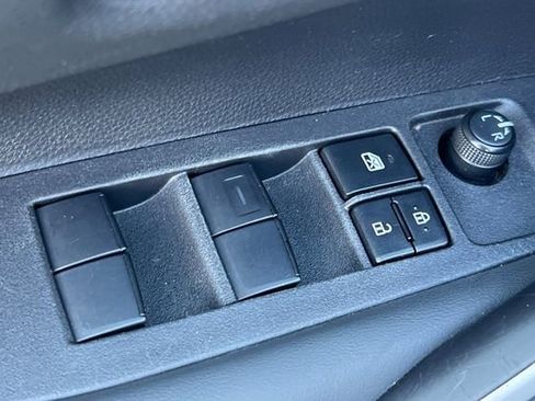 Used 2024 Toyota Corolla SE w/ SE Premium Package FWD image 12